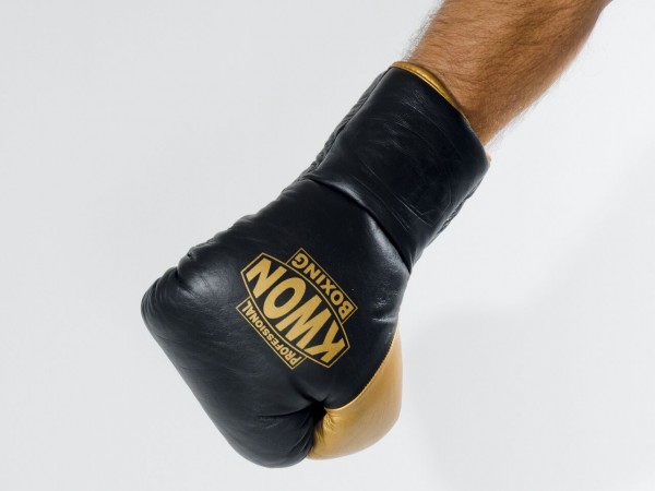 Gants de boxe en cuir avec laçage noir/d'or
