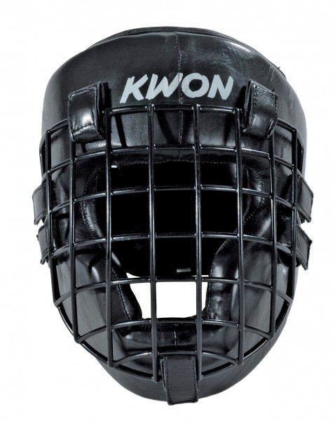 Casque avec grille en fer